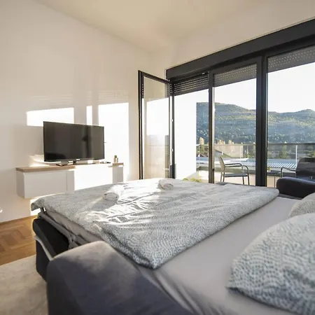 Deretic アパート